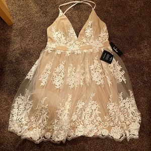 Womens Lulus white lace dress